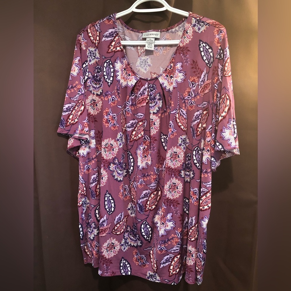 Can’t go wrong with PURPLE! Lovely floral design blouse from Catherines in sz 2X